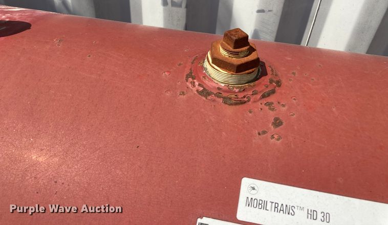 image for item HN9891 Oil tank