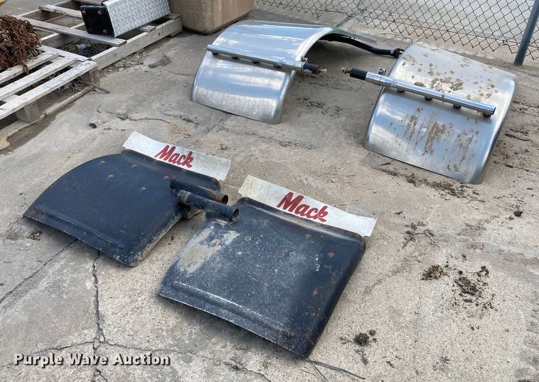 image for item HN9895 (2) quarter fenders