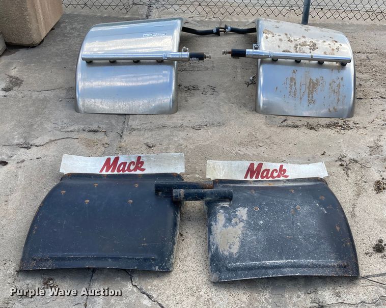 image for item HN9895 (2) quarter fenders