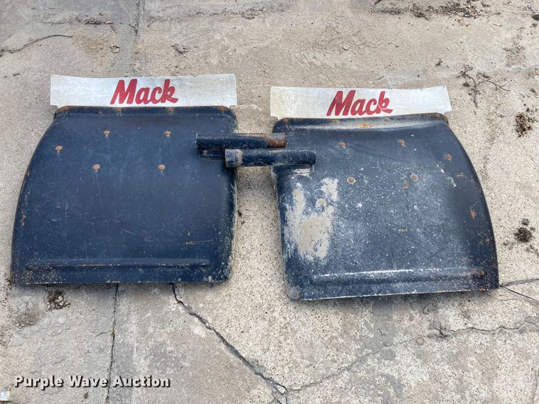 image for item HN9895 (2) quarter fenders