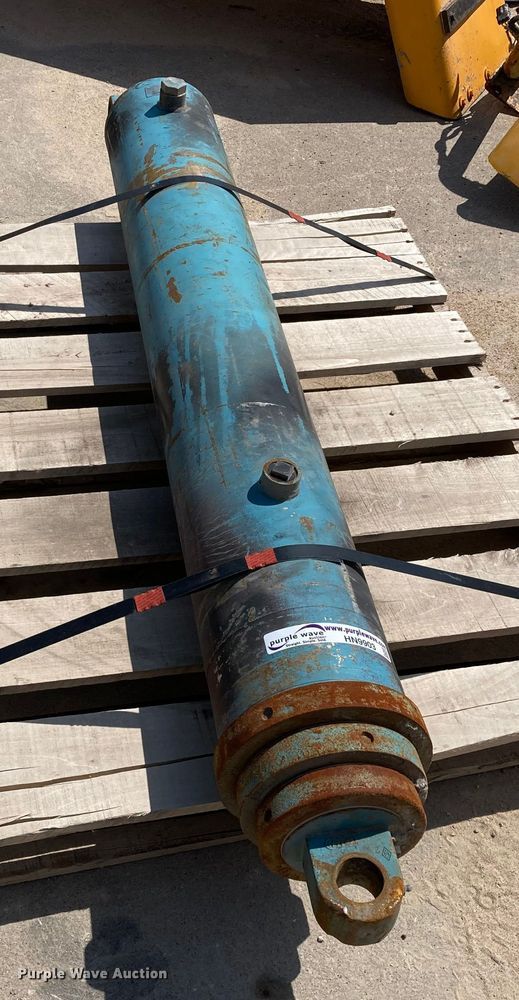 image for item HN9903 Commercial Intertec  hydraulic cylinder