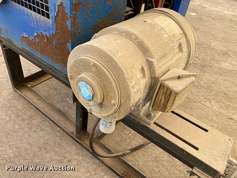 image for item HN9906 New Holland SE85  irrigation power unit