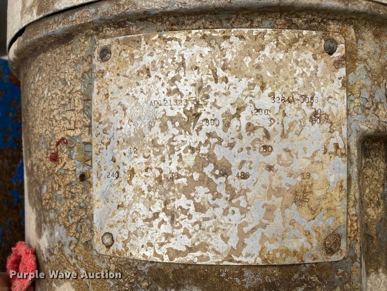 image for item HN9906 New Holland SE85  irrigation power unit