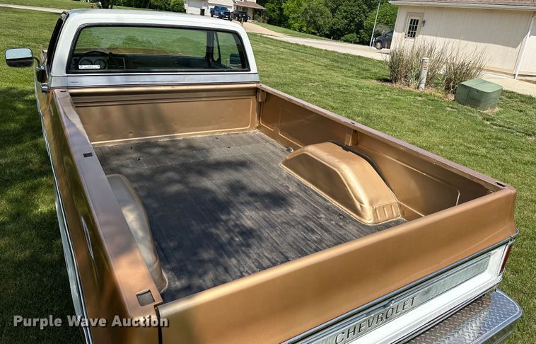 image for item JC9974 1975 Chevrolet Cheyenne 10  pickup truck