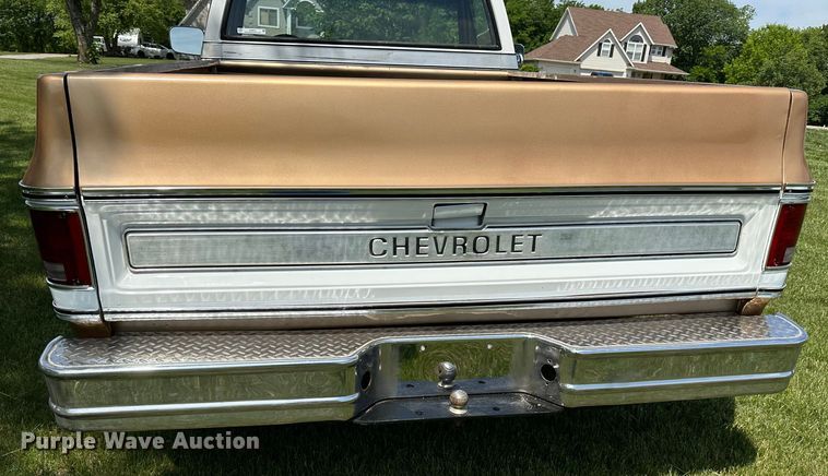 image for item JC9974 1975 Chevrolet Cheyenne 10  pickup truck