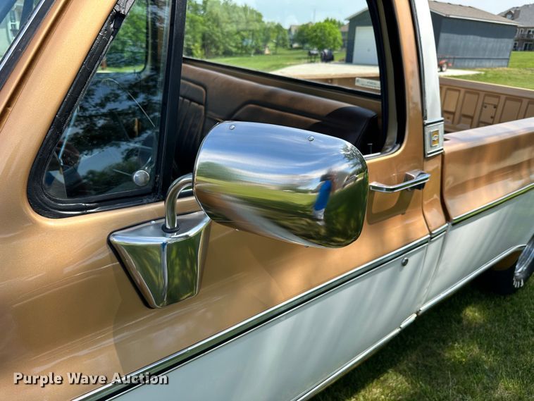 image for item JC9974 1975 Chevrolet Cheyenne 10  pickup truck