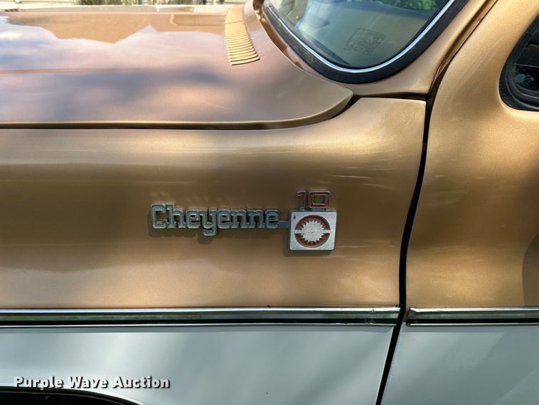image for item JC9974 1975 Chevrolet Cheyenne 10  pickup truck