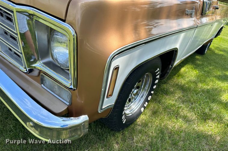 image for item JC9974 1975 Chevrolet Cheyenne 10  pickup truck