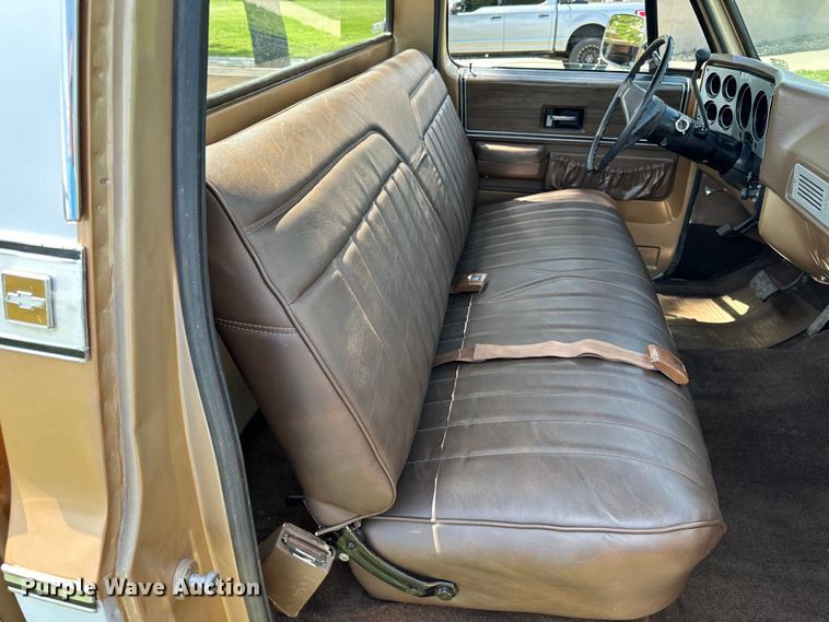 image for item JC9974 1975 Chevrolet Cheyenne 10  pickup truck