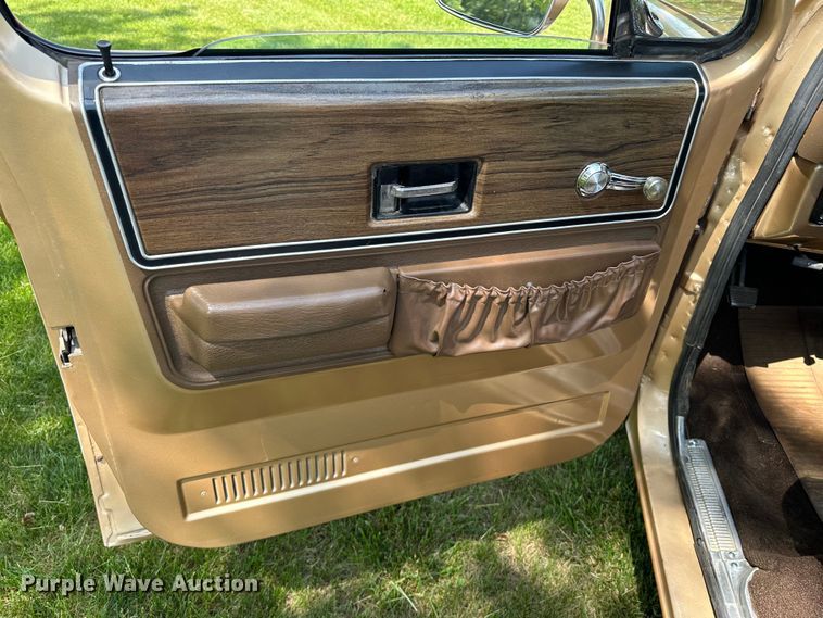 image for item JC9974 1975 Chevrolet Cheyenne 10  pickup truck