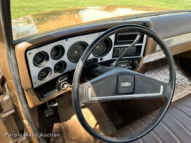 image for item JC9974 1975 Chevrolet Cheyenne 10  pickup truck