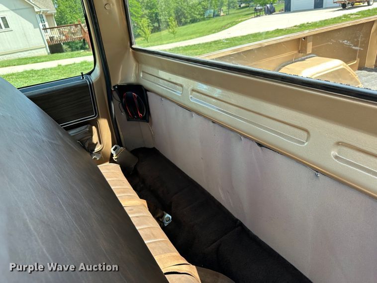 image for item JC9974 1975 Chevrolet Cheyenne 10  pickup truck