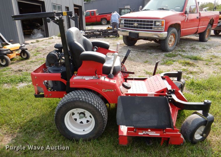 image for item JO9149 2017 Country Clipper Charger  ZTR lawn mower