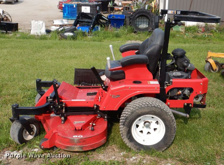 image for item JO9149 2017 Country Clipper Charger  ZTR lawn mower