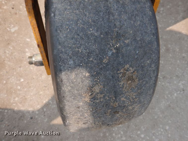 image for item JO9151 2014 Hustler FasTrak  ZTR lawn mower