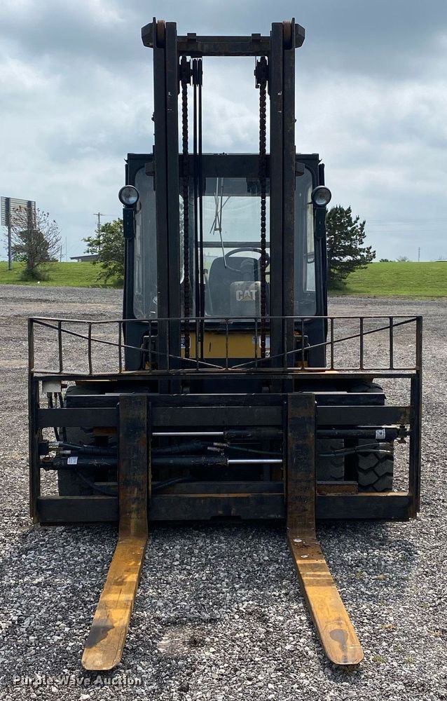 image for item KB9430 1999 Caterpillar DP50  forklift