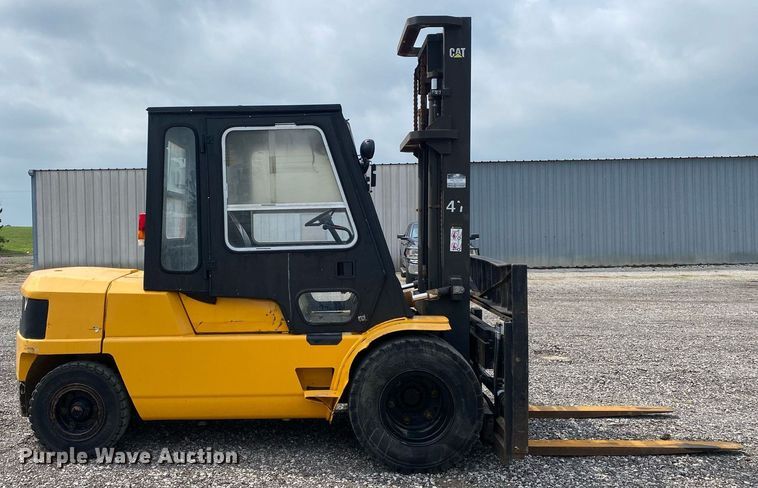 image for item KB9430 1999 Caterpillar DP50  forklift