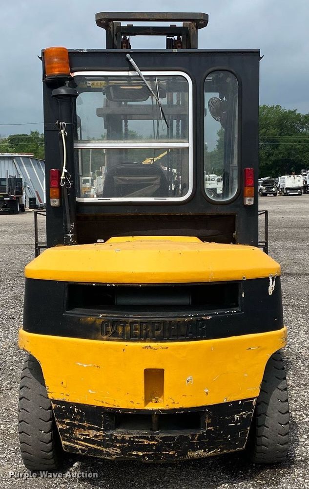image for item KB9430 1999 Caterpillar DP50  forklift
