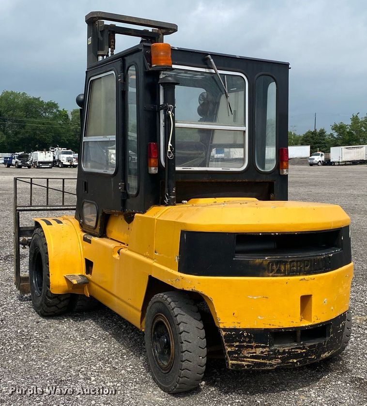 image for item KB9430 1999 Caterpillar DP50  forklift