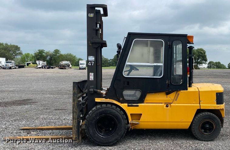 image for item KB9430 1999 Caterpillar DP50  forklift
