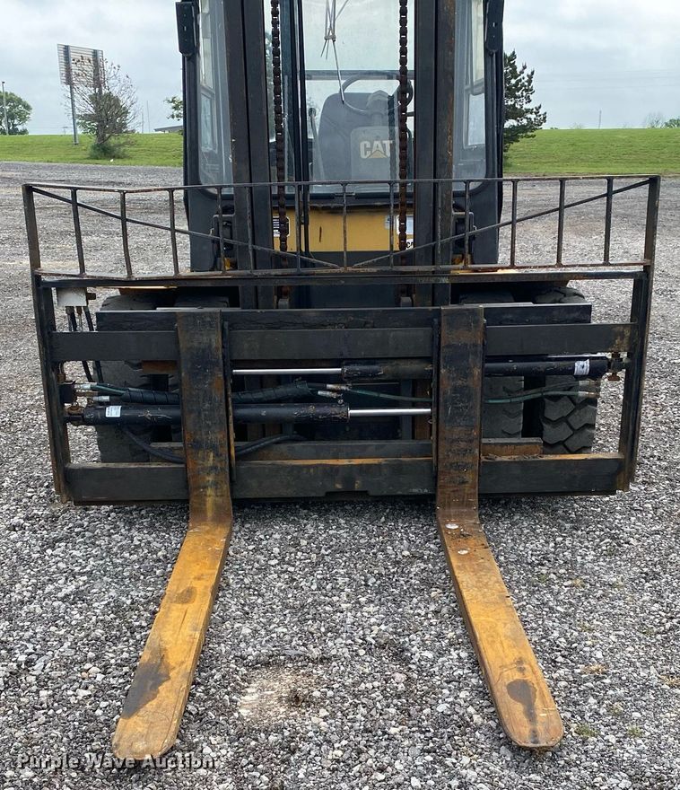 image for item KB9430 1999 Caterpillar DP50  forklift