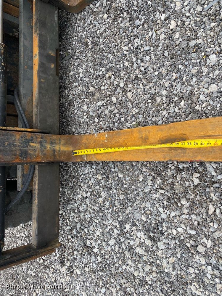 image for item KB9430 1999 Caterpillar DP50  forklift