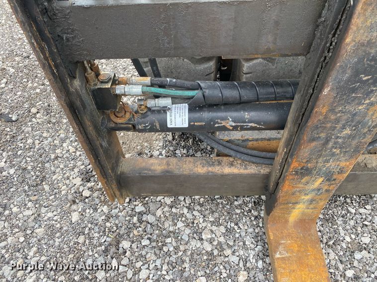 image for item KB9430 1999 Caterpillar DP50  forklift