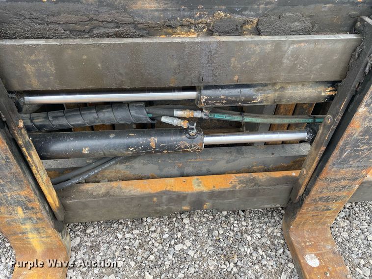 image for item KB9430 1999 Caterpillar DP50  forklift