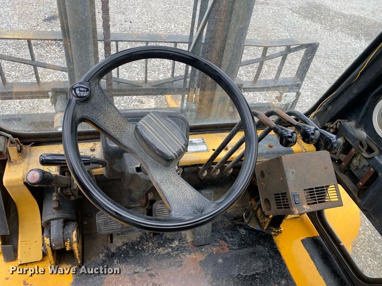 image for item KB9430 1999 Caterpillar DP50  forklift