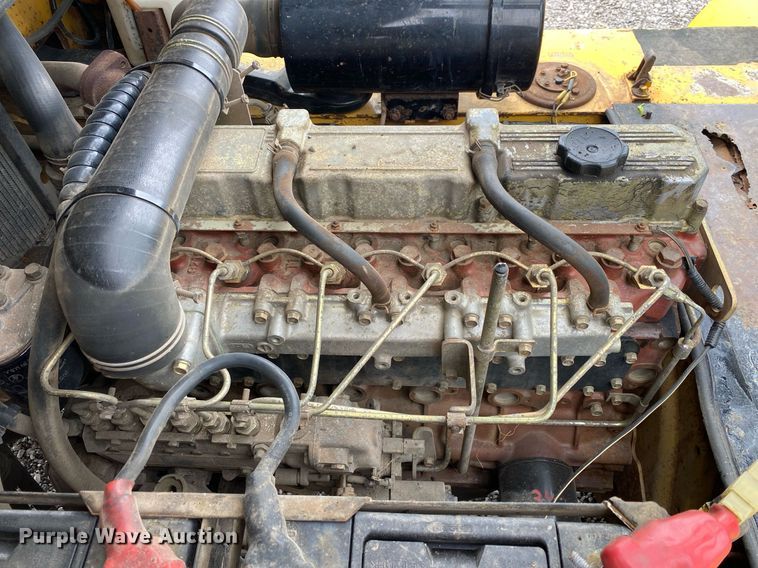 image for item KB9430 1999 Caterpillar DP50  forklift