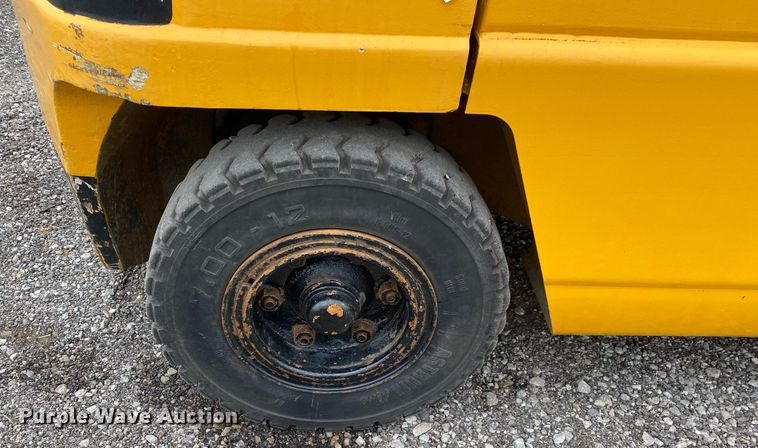 image for item KB9430 1999 Caterpillar DP50  forklift