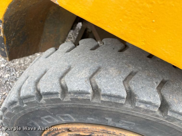 image for item KB9430 1999 Caterpillar DP50  forklift