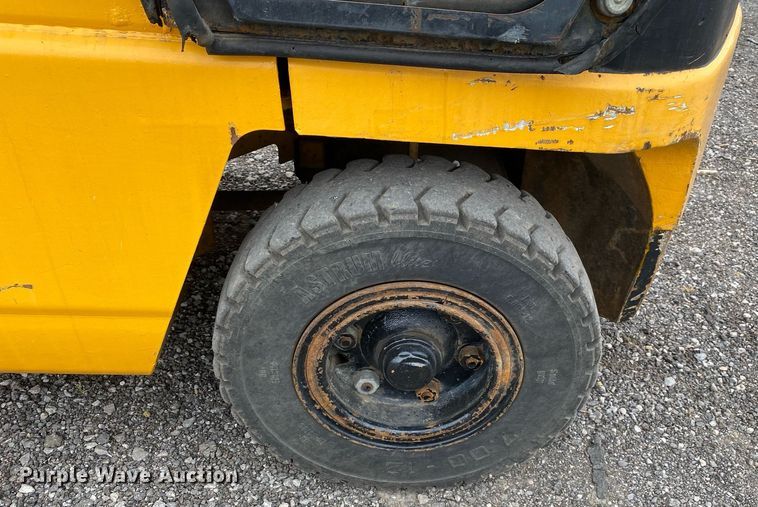 image for item KB9430 1999 Caterpillar DP50  forklift