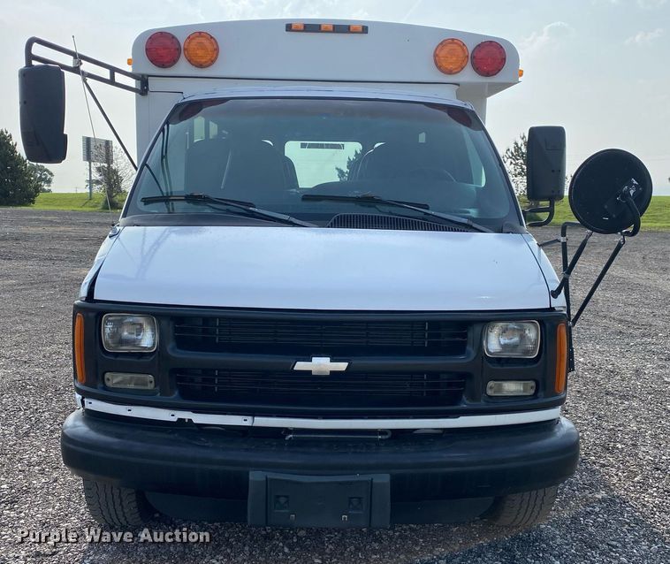 image for item KB9434 2002 Chevrolet Express  school bus