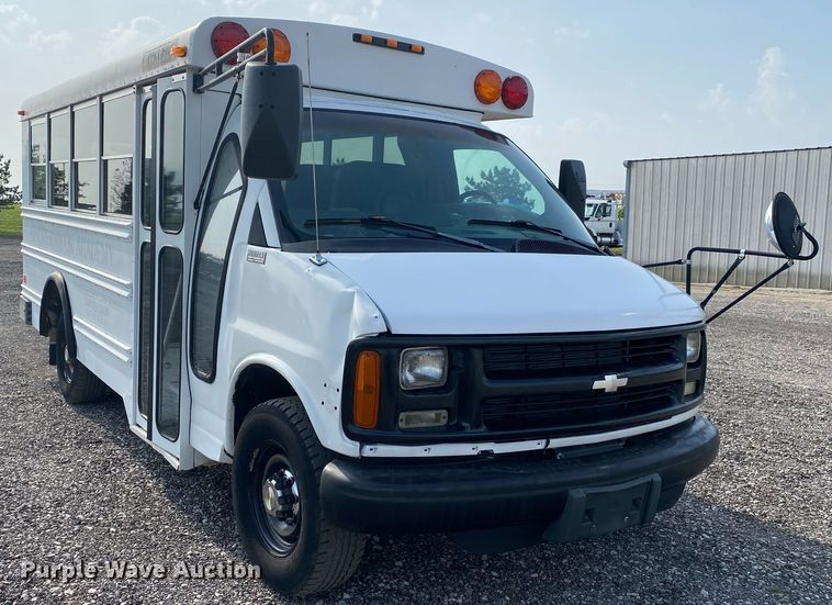 image for item KB9434 2002 Chevrolet Express  school bus