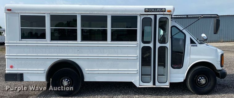 image for item KB9434 2002 Chevrolet Express  school bus