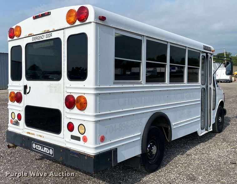 image for item KB9434 2002 Chevrolet Express  school bus