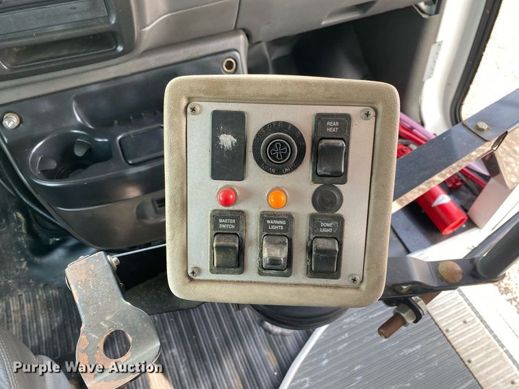 image for item KB9434 2002 Chevrolet Express  school bus