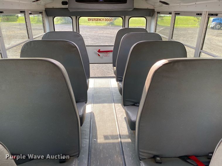 image for item KB9434 2002 Chevrolet Express  school bus