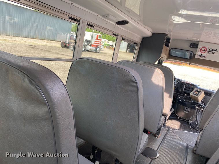 image for item KB9434 2002 Chevrolet Express  school bus