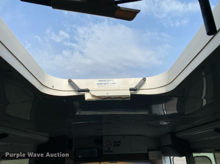 image for item KB9434 2002 Chevrolet Express  school bus