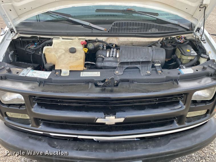 image for item KB9434 2002 Chevrolet Express  school bus