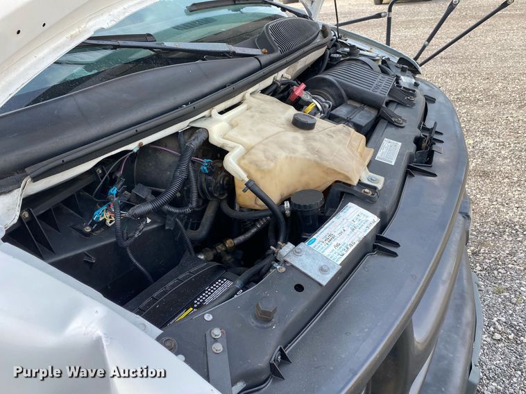 image for item KB9434 2002 Chevrolet Express  school bus