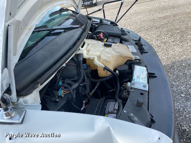 image for item KB9434 2002 Chevrolet Express  school bus