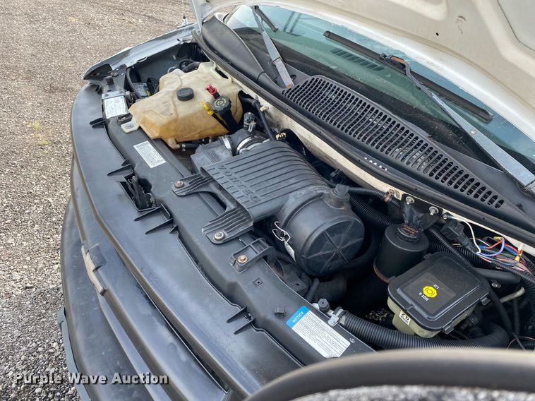 image for item KB9434 2002 Chevrolet Express  school bus