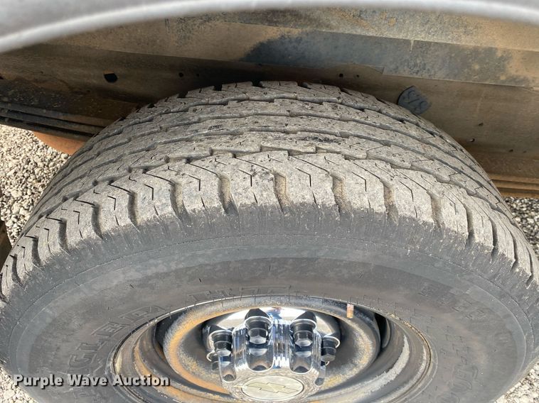 image for item KB9434 2002 Chevrolet Express  school bus