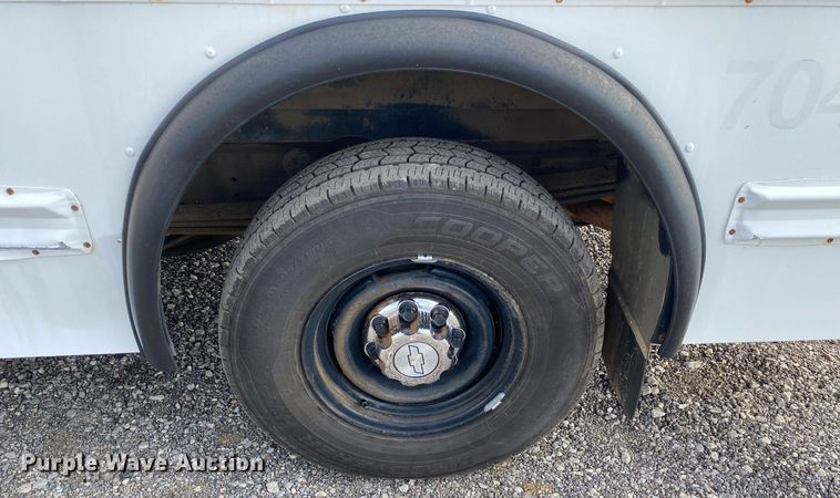 image for item KB9434 2002 Chevrolet Express  school bus