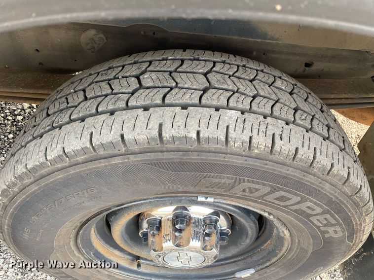 image for item KB9434 2002 Chevrolet Express  school bus