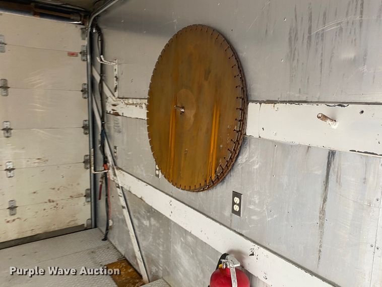 image for item KB9592 2004 International 4400  box truck