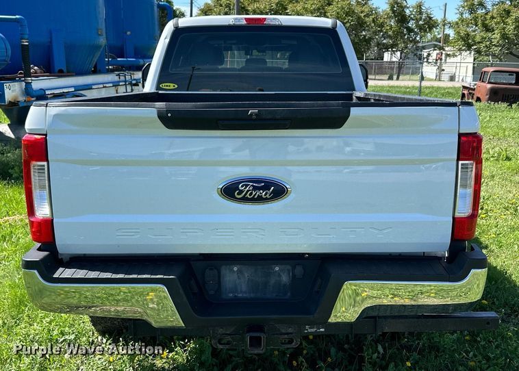 image for item KL9049 2018 Ford F250 Super Duty  Crew Cab pickup truck